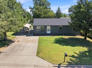 1611 Hale Dr, Junction City, KS 66441