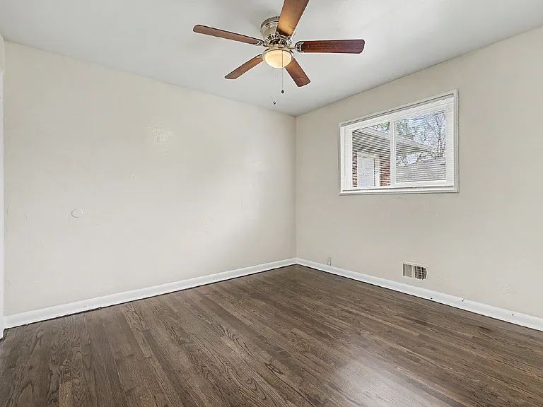 1762 Chester St — Photo 16
