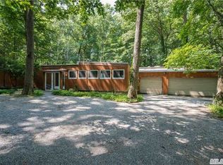 347 Ridge Ln, Mill Neck, NY 11765
