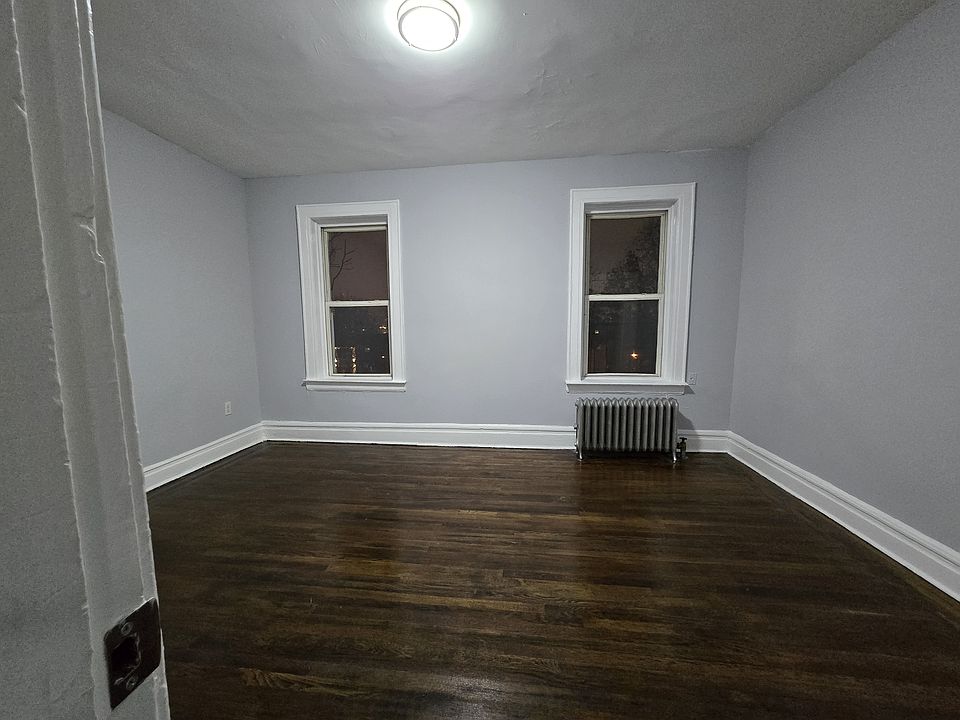 2nd image of 75 N 7th St #305A