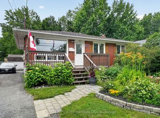 1489 Holy Cross Blvd, Cornwall, ON K6H2W9