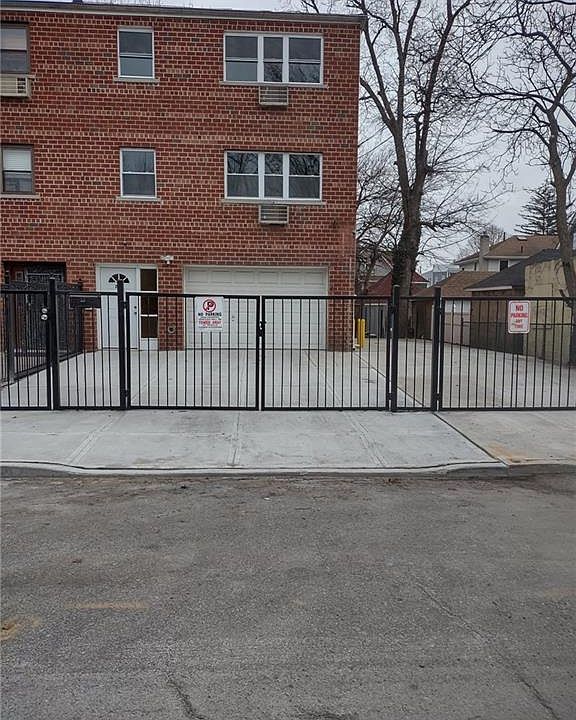 1st image of 210 Newman Ave
