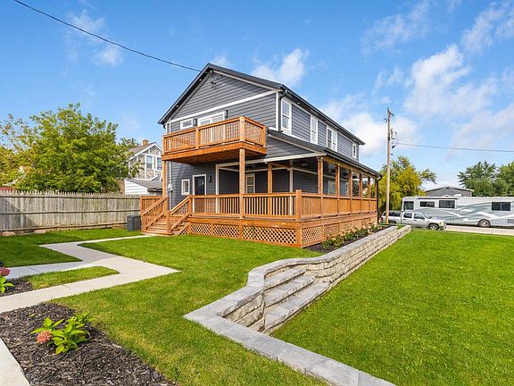 3rd image of 1107 Marshall AVENUE