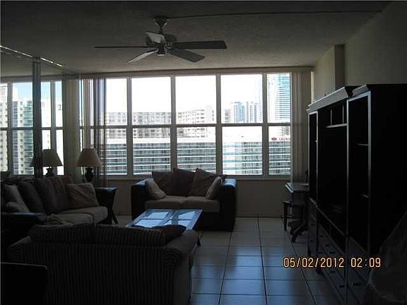 2nd image of 325 SE 11th Te 108 #108