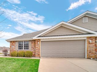 10719 Maple Ln, Saint John, IN 46373