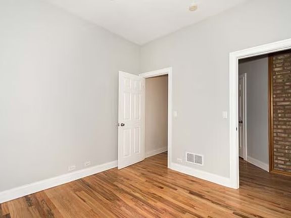 5th image of 5012 S Calumet Ave APT 1S
