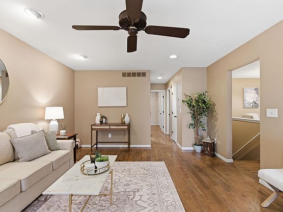 3rd image of 2141 N Parkridge Ct
