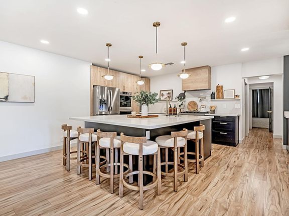 4th image of 7018 N 13th St