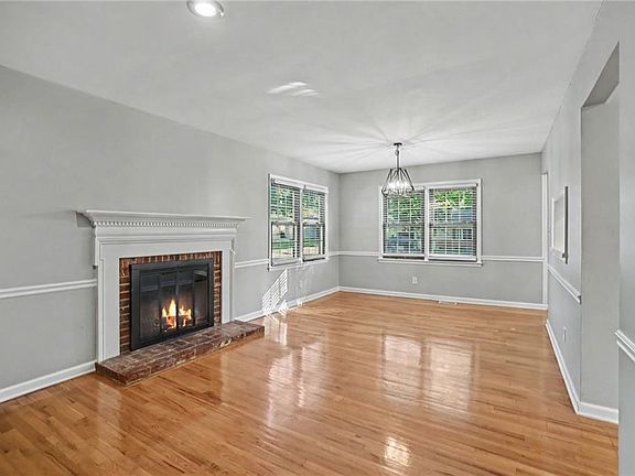 3rd image of 4630 NE Gladstone Ave