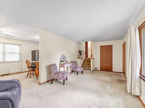 5th image of 4711 Scott St