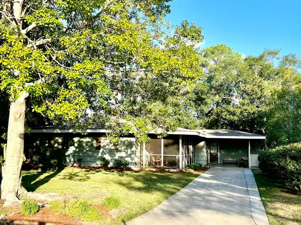 2007 Crescent Dr, Pascagoula, MS 39567