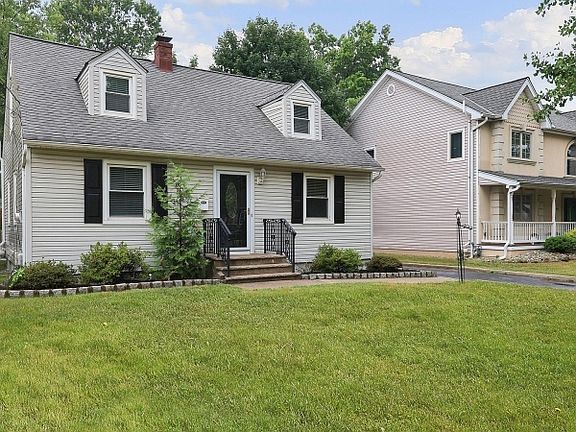 2nd image of 1751 Mountain Ave