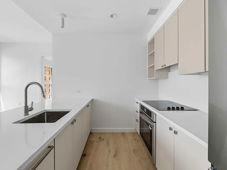 636 W 158th St #2B — Photo 6