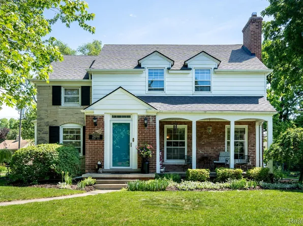 28090 Sunset Blvd W, Lathrup Village, MI 48076