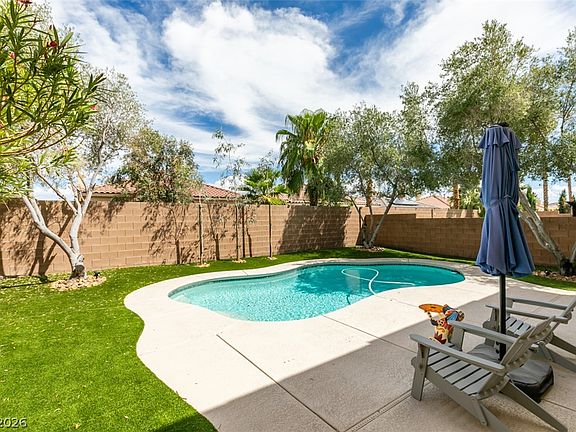 2nd image of 10908 Royal Highlands St