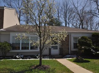 233 Chaucer Ct, Old Bridge, NJ 08857