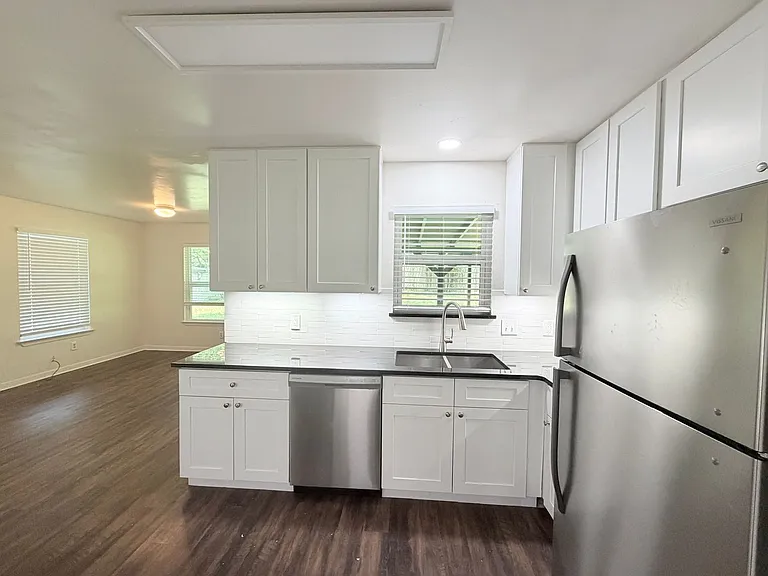 8701 Parkfield Dr — Photo 12