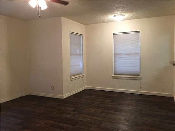 3rd image of 5073 Royal Dr