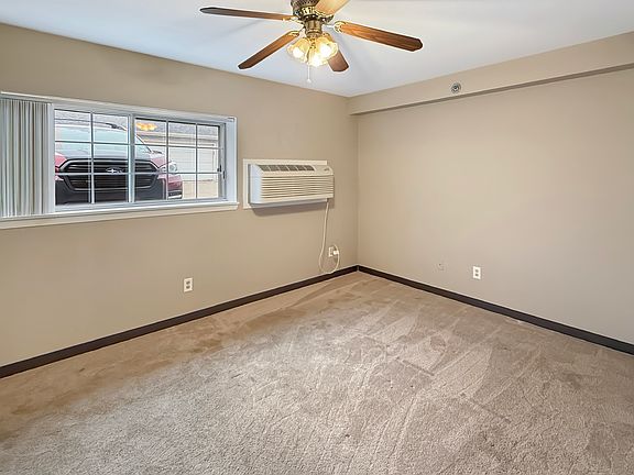 5th image of 3170 W Monroe St APT 101