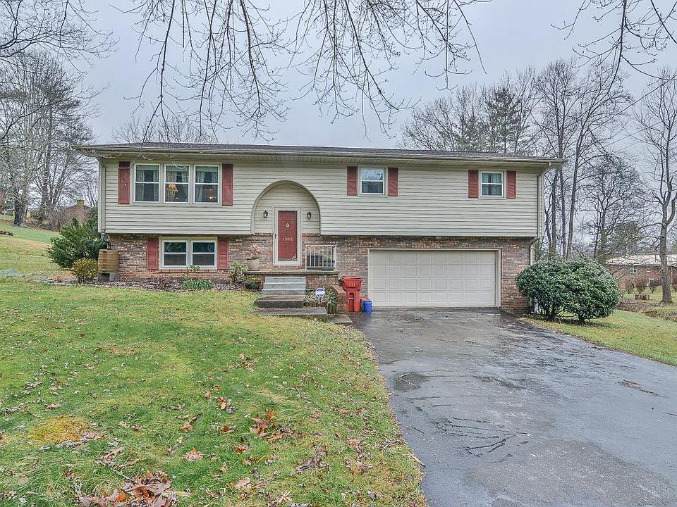 1st image of 1602 Chickees St