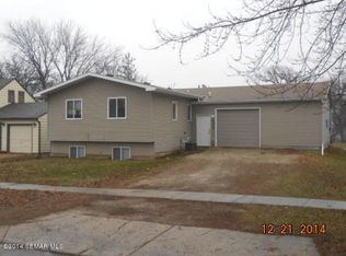 104 1st St NE, Dodge Center, MN 55927
