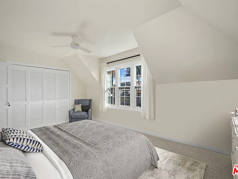 819 Crestmoore Pl — Photo 22