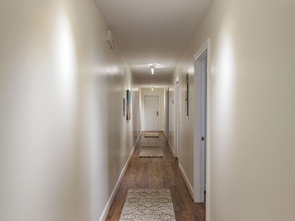 5th image of 931 Russell St APT C