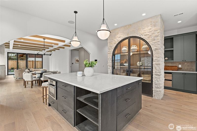3rd image of 10789 SE 10th Street