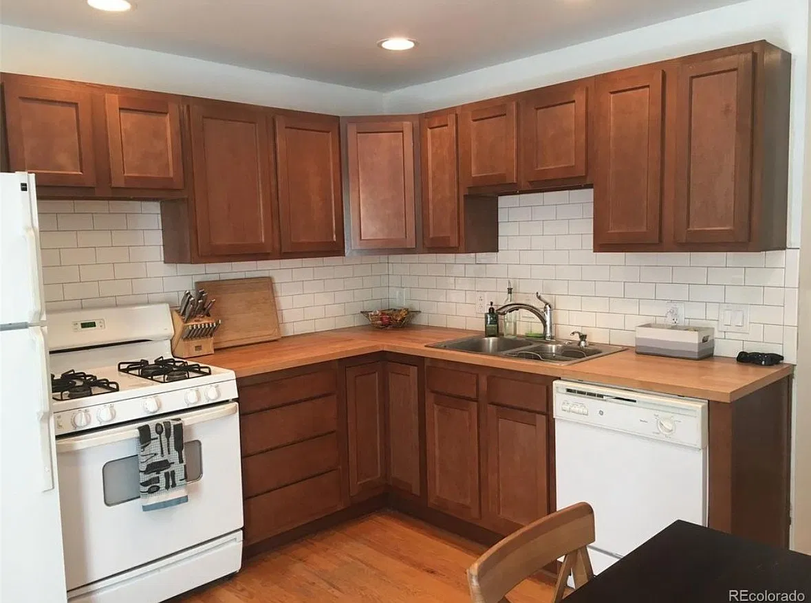 2 bed, 770 sqft, $2,000 — Photo 2
