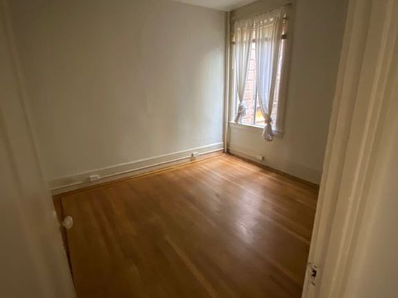 4th image of 2027 Hyde St APT 3