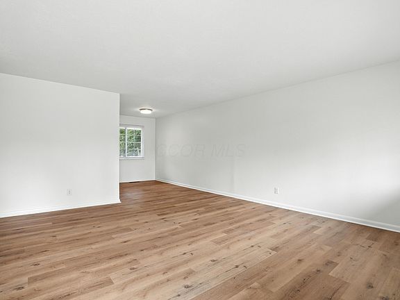 3rd image of 188 E Clearview Ave