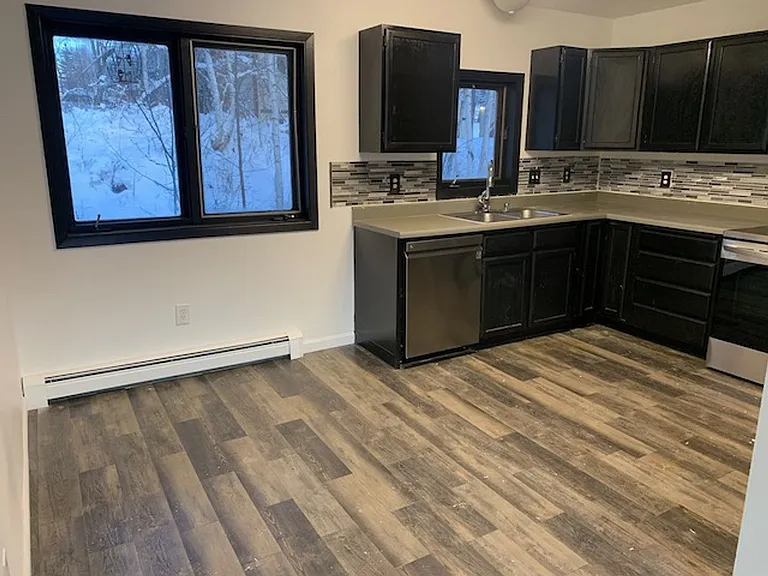 4770 Glasgow Dr — Photo 4