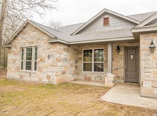 211 Waipahoehoe Dr, Bastrop, TX 78602