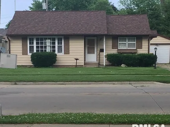 957 S Farnham St, Galesburg, IL 61401