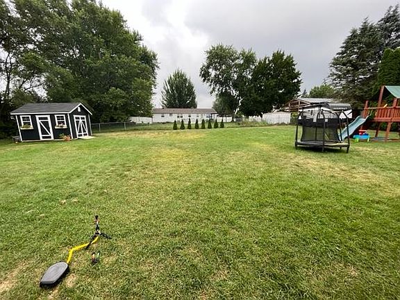 3rd image of 3066 Brockwood Dr NE