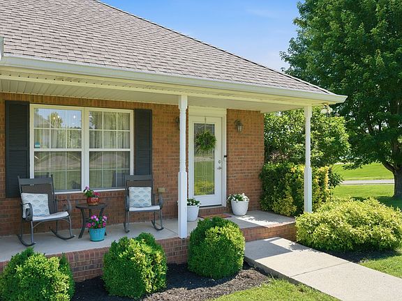 5th image of 278 Janet Dr