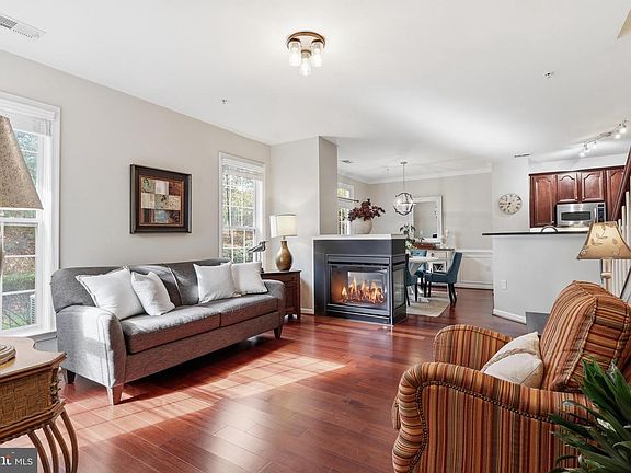 3rd image of 6803 Hampton Bay Ln