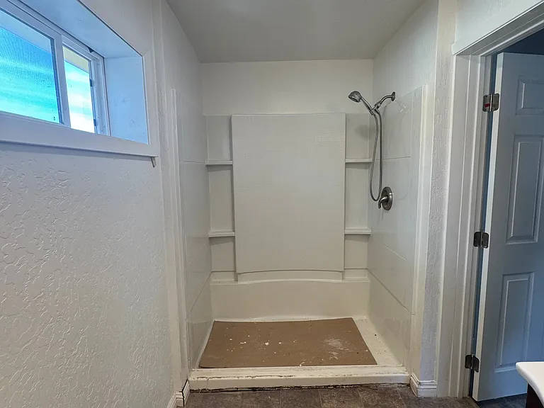 569 Kellogg St — Photo 14