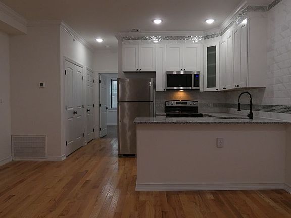 2nd image of 4015 Haverford Ave #3F