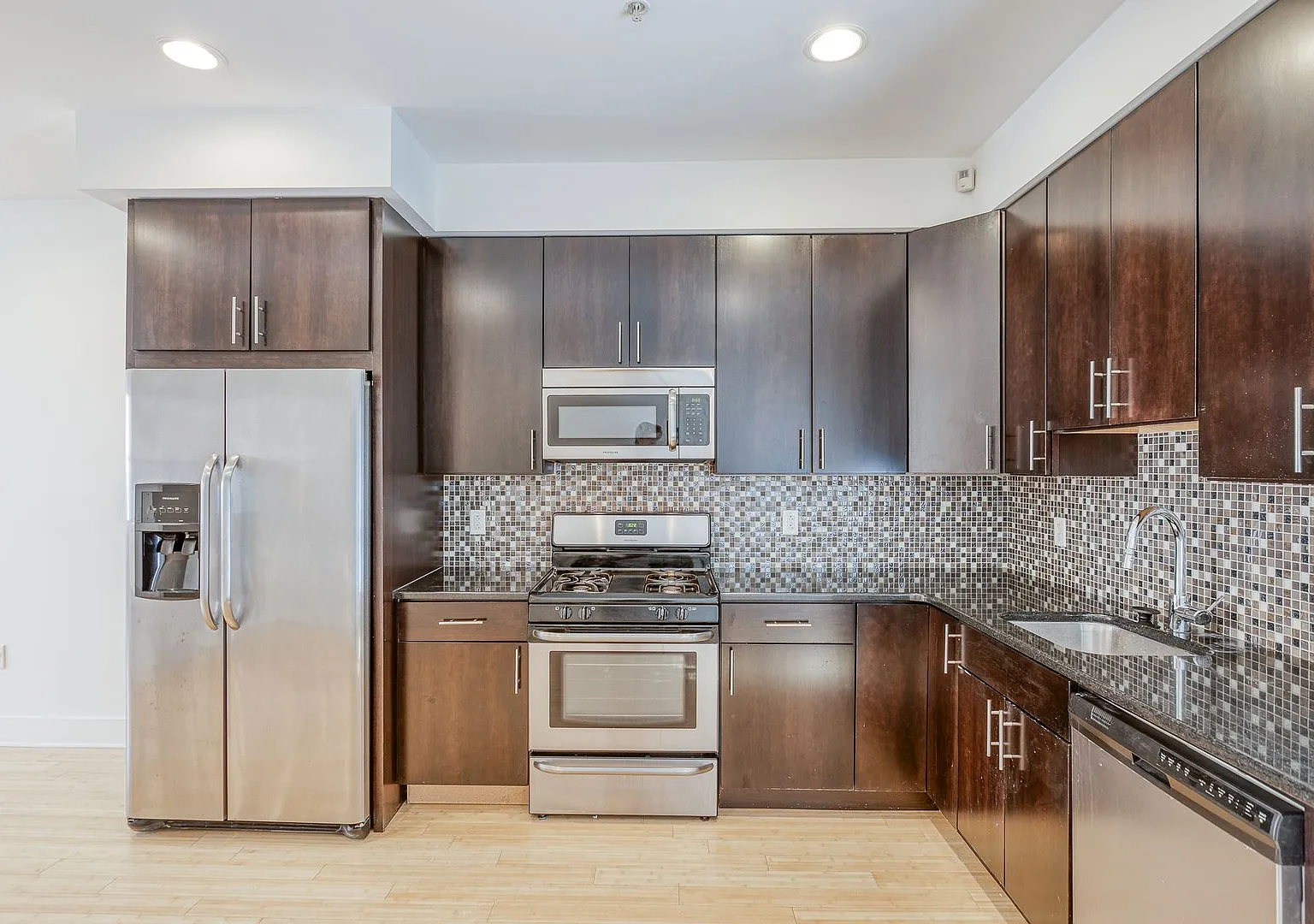 Bella Vista Townhome — Photo 1