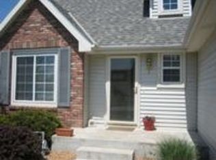 4112 Spring Hill Dr, Lawrence, KS 66049