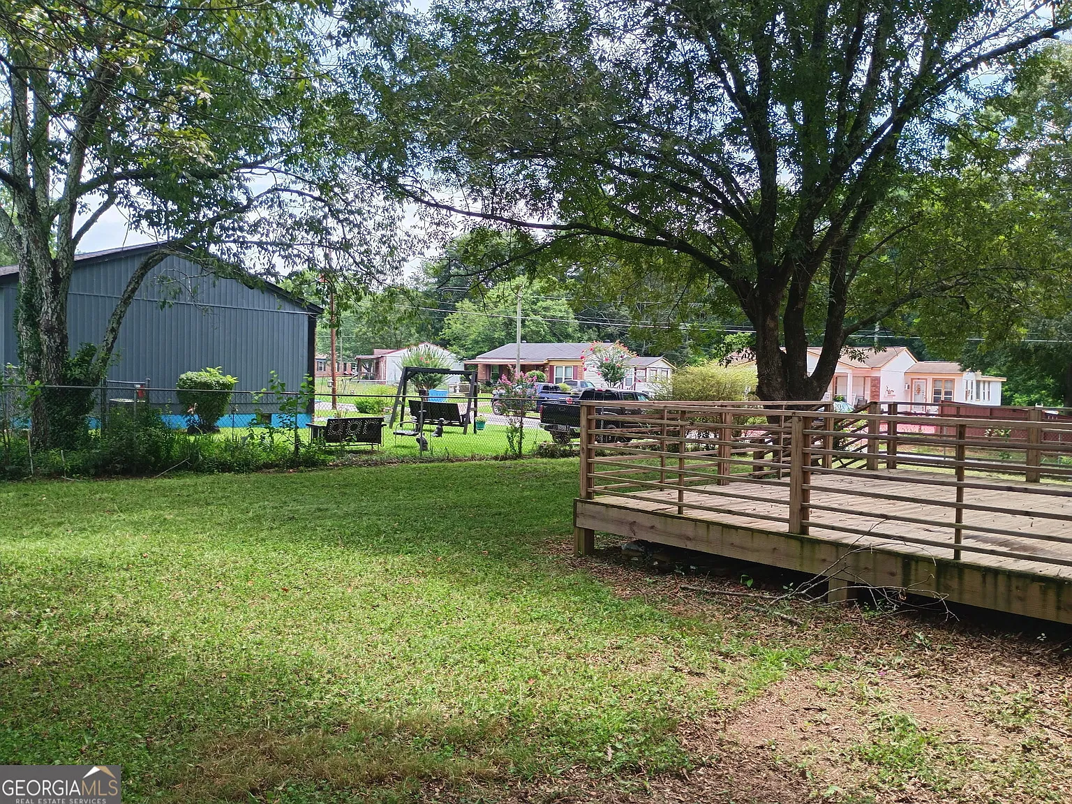 4 bed, 1.0 bath, 1050 sqft, $1,850 — Photo 2