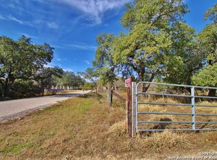 660 Sherwood Forest Dr, Poteet, TX 78065