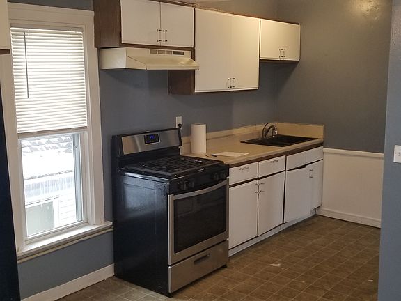 4th image of 941 Muskegon Ave NW #2