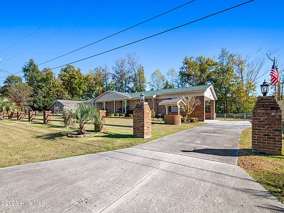 4th image of 15 Dressler Dr