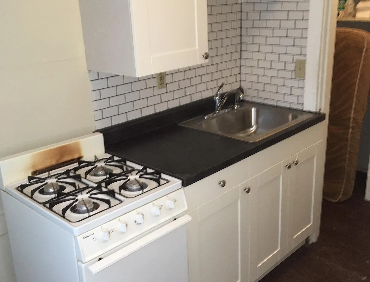 233 S Lucas St — Photo 3