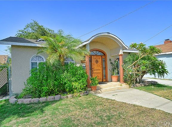 3rd image of 15515 Bellflower Blvd