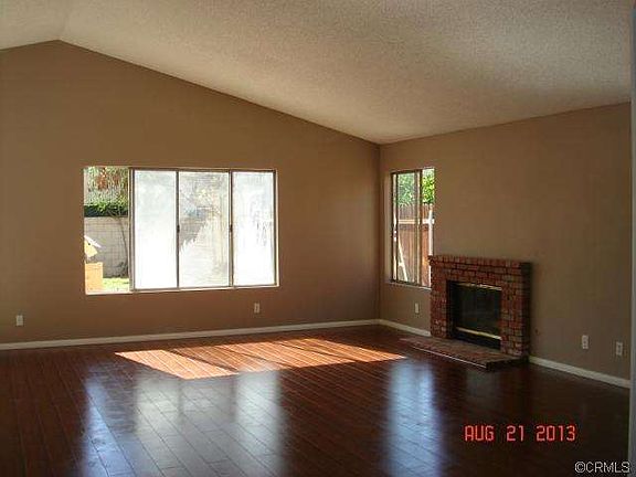 3rd image of 8464 Reseda Ave