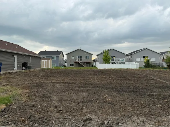 4535 19th St S, Moorhead, MN 56560