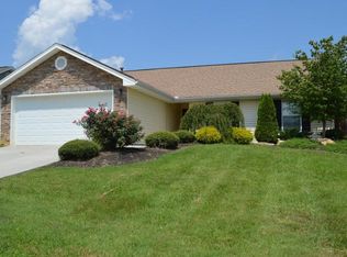 1043 Stones Throw Ln, Sevierville, TN 37876